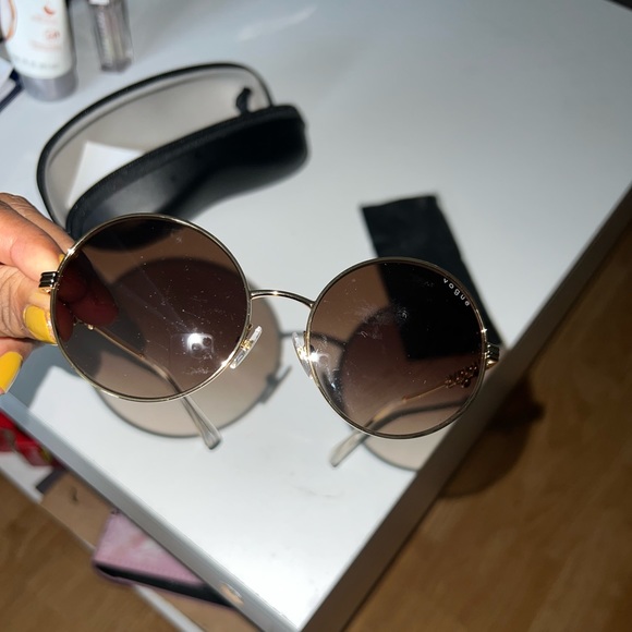 Vogue Sunglasses - Picture 4 of 6